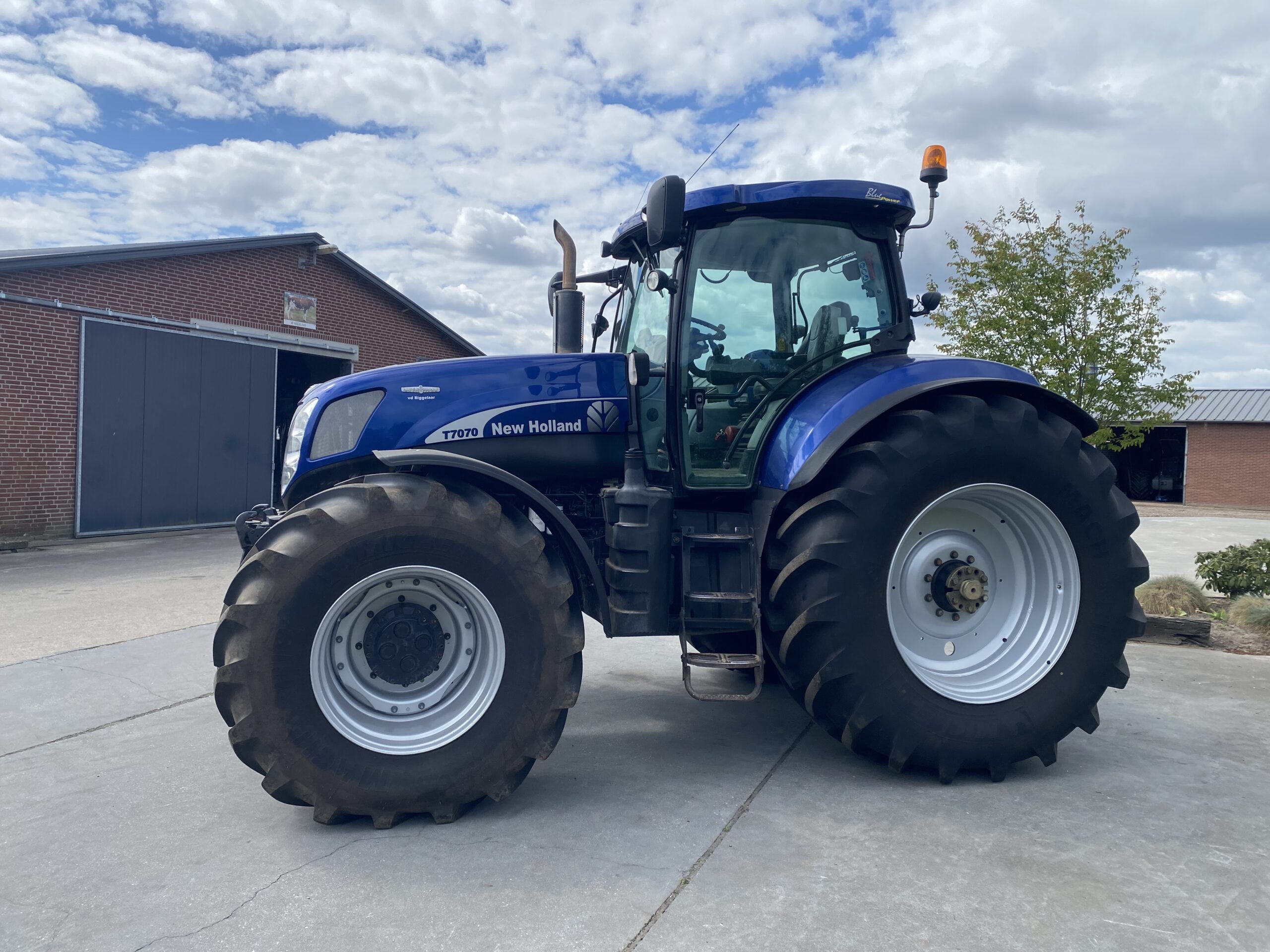 New Holland T7070 AutoCommand Blue Power